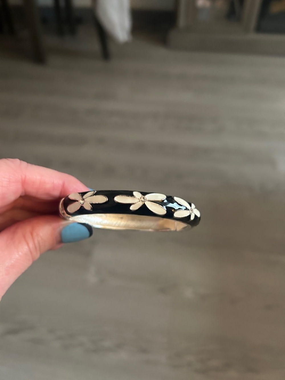 Vintage B & W Accent Black Enamel Bangle Bracelet